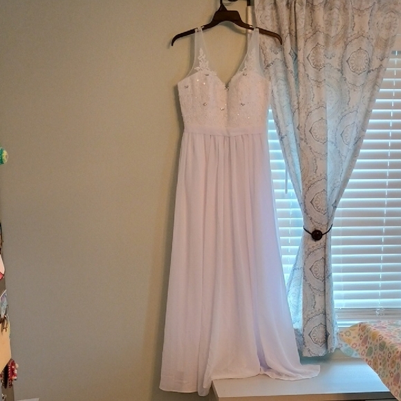 Chiffon Dresses & Skirts - 2024 Chiffon Long Elegant V-neck White Lace Gown With Tie Back